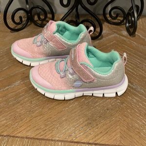 GIRLS SKECHERS 👧
